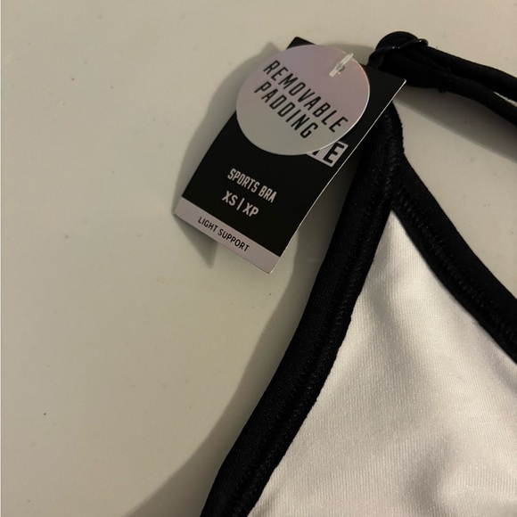 HOST PICK!!! 💫🎉💕 VS PINK bra red and black - Picture 3 of 3